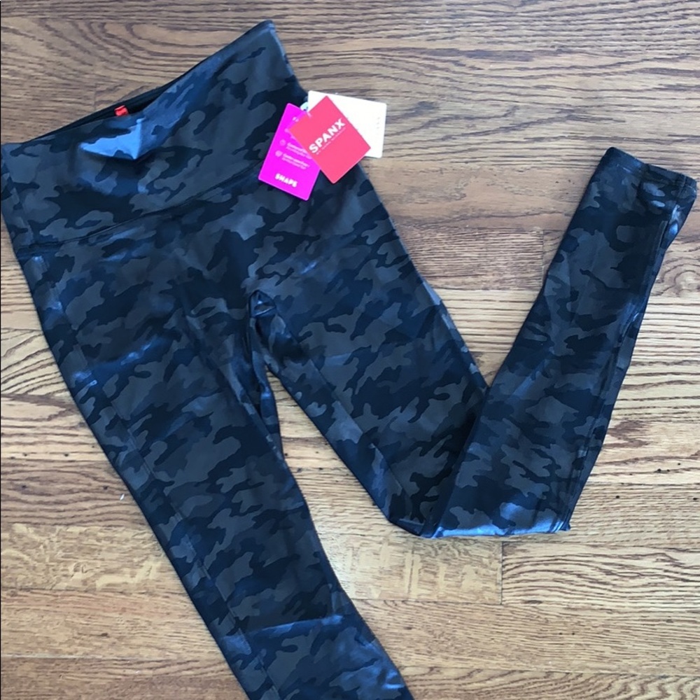 Spanx black camo faux leather leggings S